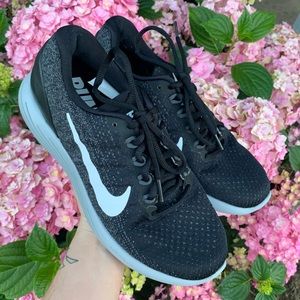 Amazon com Nike Tanjun Print Pre School Little Kids Athletic Amazon com Nike Tanjun Print Pre School Little Kids Athletic